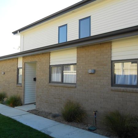 Gavan Family Apartments Кромвель Экстерьер фото